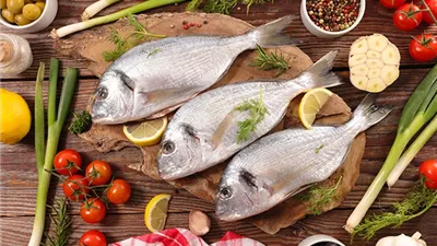  أسعار السمك اليوم، ارتفاع معظم الأصناف والبلطي يقفز إلى 100 جنيه