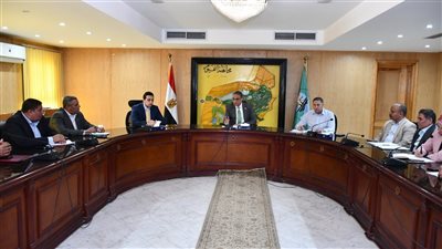 محافظ الفيوم يتابع ملفي التصالح في مخالفات المباني وتقنين أراضي أملاك الدولة 
