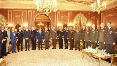 الفريق أول عبد المجيد صقر يلتقي وزير الجيوش الفرنسية