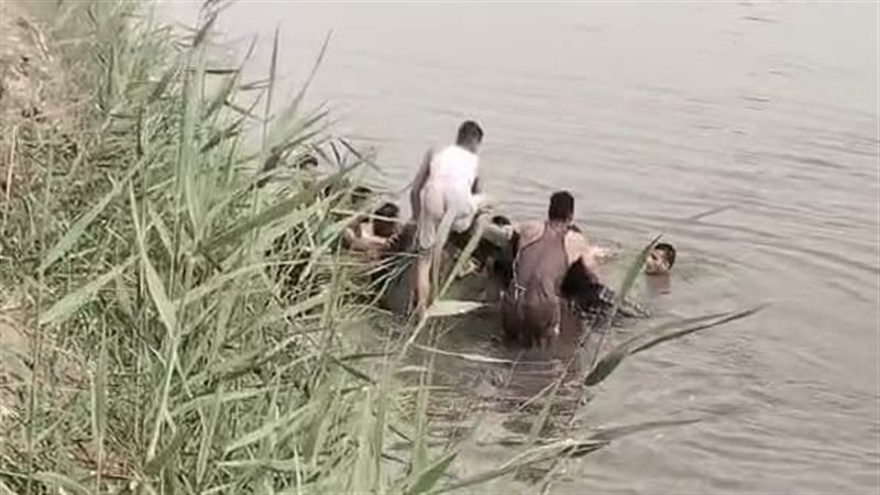 سقوط سيارة ببحر حسن