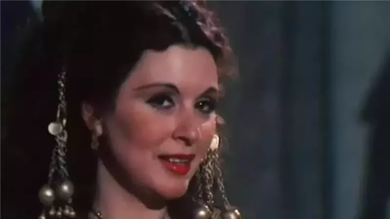 سعاد حسنى غجرية فى