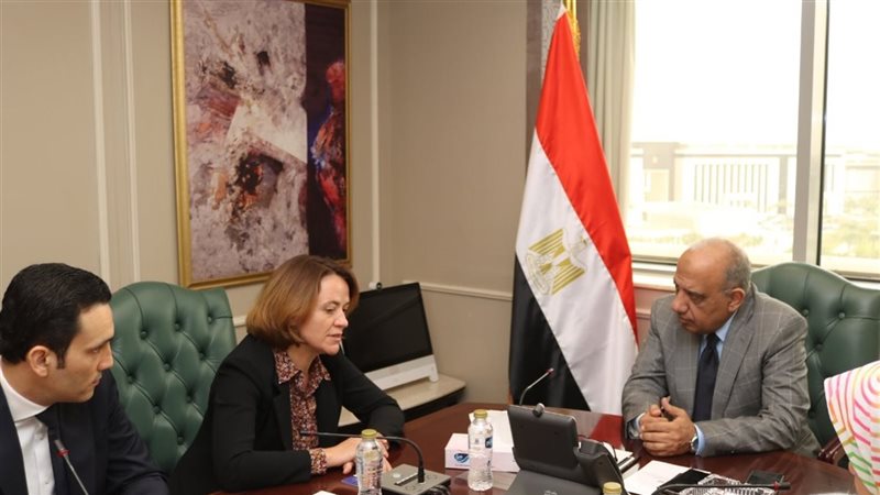 اجتماع وزير الكهرباء
