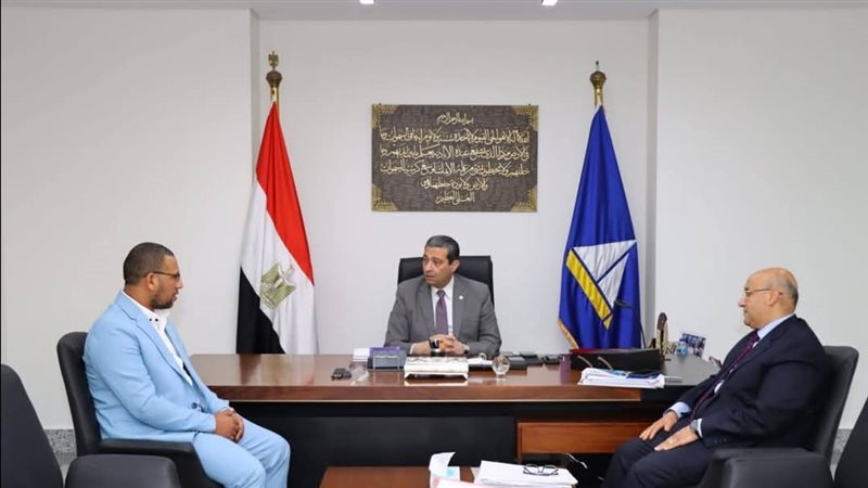 محافظ دمياط يستقبل