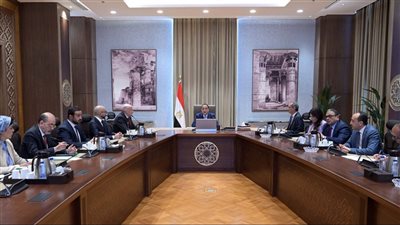 رئيس الوزراء يلتقي رئيس مجموعة 