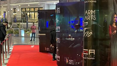 بعد الجدل عن تأجيله، التجهيزات النهائية للعرض الخاص لـ