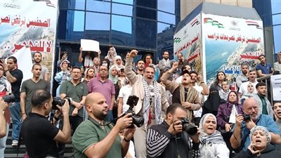 وقفة احتجاجية أمام نقابة الصحفيين للتنديد بمجازر الاحتلال بحق الفلسطينيين (صور)