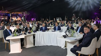 مدبولي يشهد تسليم منظمة الصحة العالمية شهادة الاعتماد لرئيس هيئة الدواء المصرية