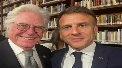 حسين فهمي يوجه رسالة شكر للرئيس الفرنسي ماكرون على دعوة العشاء ودعمه لفلسطين