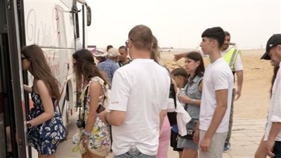 السياحة تعلن استقبال 12 ألف زائر في اليوم الأول للتشغيل التجريبي لتجربة الزيارة بالأهرامات