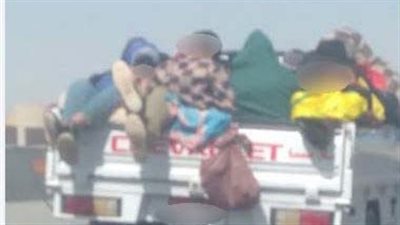 فيديو يرصد سيارة ربع نقل محملة أطفال بالإسكندرية، وتحرك عاجل من الشرطة 