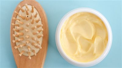 طرق استخدام زبدة الشيا على الشعر