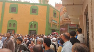 كان بيصرف على والديه، أهالي القليوبية يشيعون جثمان شهيد لقمة العيش بقرية شبرا هارس