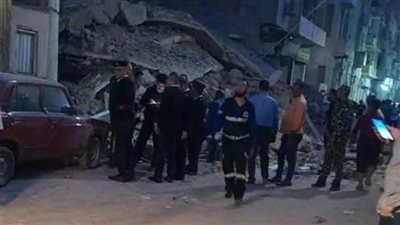 انهيار منزل مكون من 4 طوابق على سكانه في أسيوط والبحث عن ناجين 