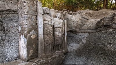 العثور على تماثيل نادرة تكشف أسرار حياة النخبة في بومبي قبل كارثة فيزوف (فيديو وصور)