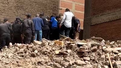 بالأسماء، ارتفاع عدد ضحايا عقار أسيوط المنهار لـ 6 وفيات بينهم 3 أطفال