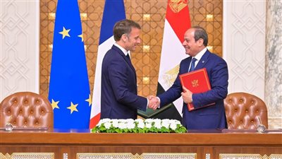  نتائج زيارة ماكرون التاريخية لمصر ولقاء السيسي 