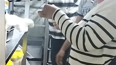 ضبط أعلاف ومستحضرات تجميل وأواني طعام مجهولة المصدر في الإسكندرية 