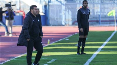 بو جلبان يلقي المحاضرة الأخيرة للاعبي المصري قبل مواجهة سيمبا بالكونفدرالية