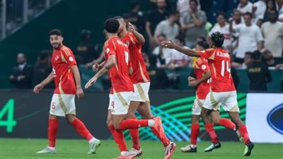 أول تعليق من الأهلي على أنباء مفاوضاته مع مدافع الزمالك