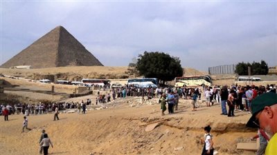 كبير الأثريين: اللهو الخفي حاول إفساد مشهد التشغيل التجريبي لتطوير الأهرامات