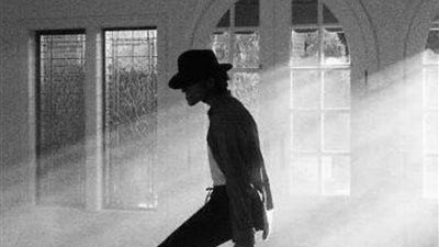 عرض فيلم السيرة الذاتية لـ مايكل جاكسون علي جزأين في 2026