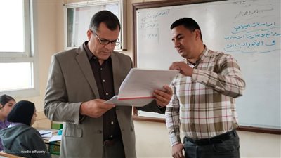 وكيل تعليم دمياط يواصل جولاته لمتابعة انتظام الدراسة بعزبة البرج ودمياط