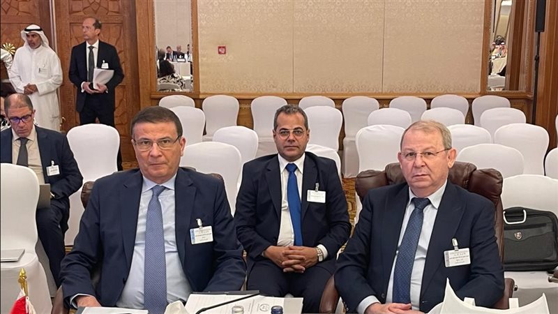 وزير الزراعة في اجتماع