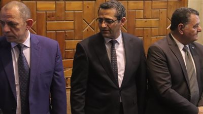 وزراء وشخصيات عامة وصحفية في عزاء شقيقة نقيب الصحفيين (صور) 