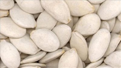 فوائد اللب الأبيض، يقوي المناعة ويعزز صحة القلب ويحارب السرطان