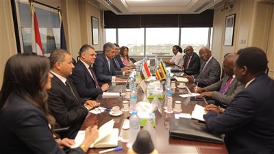 وزير السياحة يبحث مع نظيره الأوغندي أوجه التعاون المشترك
