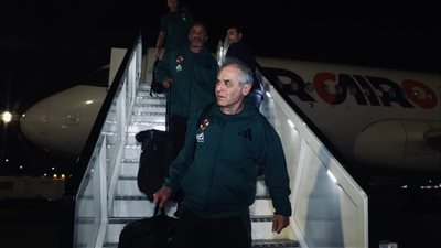 بعثة الأهلي تصل مطار القاهرة بعد الفوز على الهلال (صور)