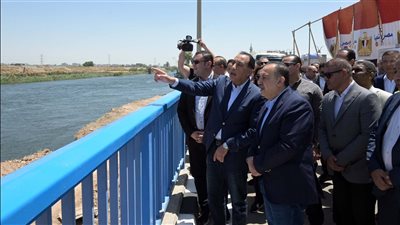 رئيس الوزراء يفتتح مشروع كوبري 