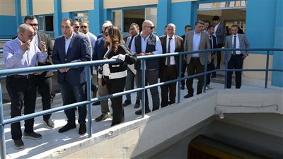 رئيس الوزراء يتفقد المعمل المركزي لمياه الشرب بمحطة التشيكي بأسيوط 