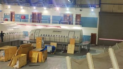 أكاديمية مصر للطيران للتدريب تبدأ تحديث عملية الإخلاء والطوارئ 