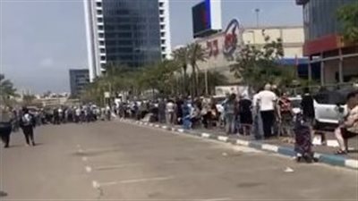 مقطع فاضح للاحتلال، آلاف المستوطنين في طابور للحصول على المساعدات الغذائية (فيديو)