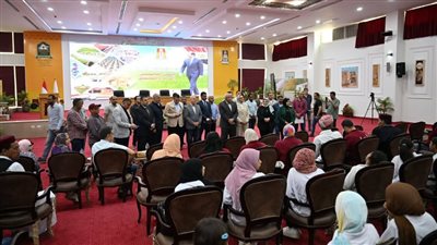 محافظ الوادي الجديد يلتقي أطفال المحافظات الحدودية ضمن أسبوع 