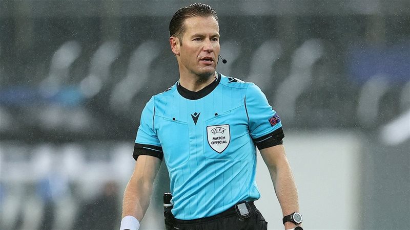 داني ماكلي، فيتو