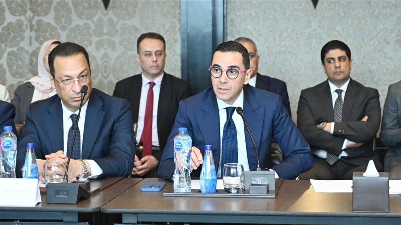 حسن الحطيب وزير الاستثمار،
