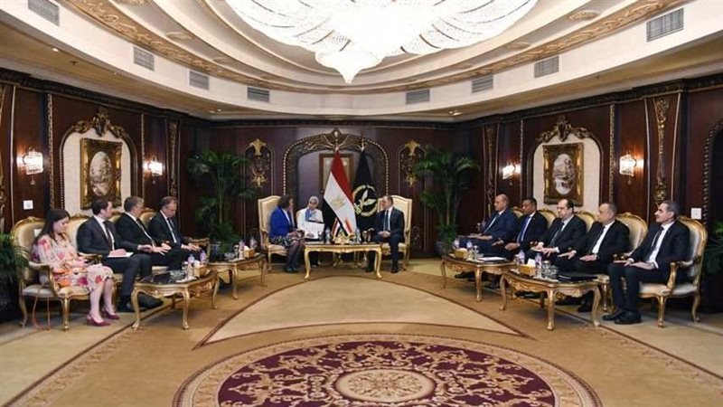 وزير الداخلية يستقبل