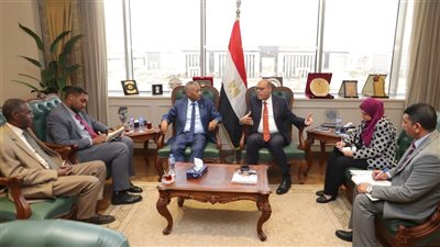 وزير العمل يستقبل السفير السوداني لدى القاهرة لبحث الملفات ذات الاهتمام المشترك