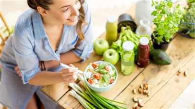  أطعمة للوقاية من تجاعيد البشرة وعلامات التقدم في السن