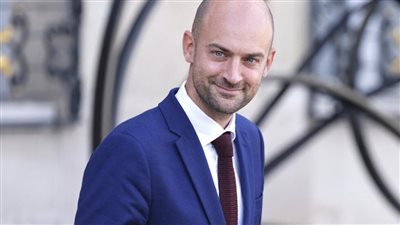 أول تعليق من باريس على قرار الجزائر بطرد 12 موظفا في السفارة الفرنسية 