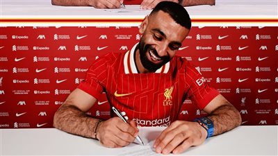 محمد صلاح: مكة أسعد شخص في عائلتي لاستمراري مع ليفربول