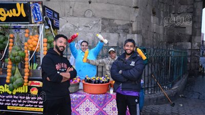 من الانهيار إلى النجاح، «محمد» بدأ بعربة عصير أمام باب زويلة، خسر 3 محلات بسبب أزمات الأصدقاء، عاد قويا في شوارع الجمالية، كلمة السر 