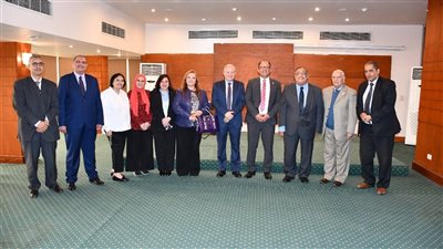 رئيس جامعة حلوان يستقبل اللجنة العلمية لترقية الأساتذة في مجال السياحة والفنادق