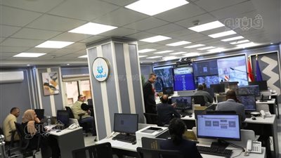 عقب اعتماد التعريفة الجديدة، محافظ أسوان يتابع انتظام العمل بالمواقف (صور) 