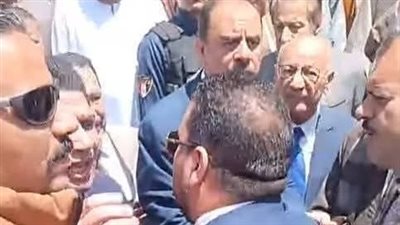 خناقة على أبواب المسجد، محافظ سوهاج يقدم مذكرة لرئيس الوزراء بعد مشاجرة نائبه والسكرتير العام 