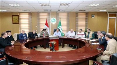 محافظ الشرقية يعتمد تعريفة الركوب الجديدة لسيارات الأجرة (صور)