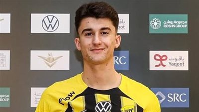 هل يرتدي نجم برشلونة السابق قميص منتخب السعودية؟ 