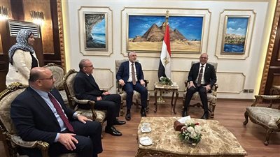 وزير العمل يستقبل نظيره التركي في مطار القاهرة الدولي 